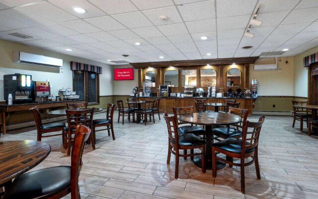 Red Roof Inn & Suites Hazleton