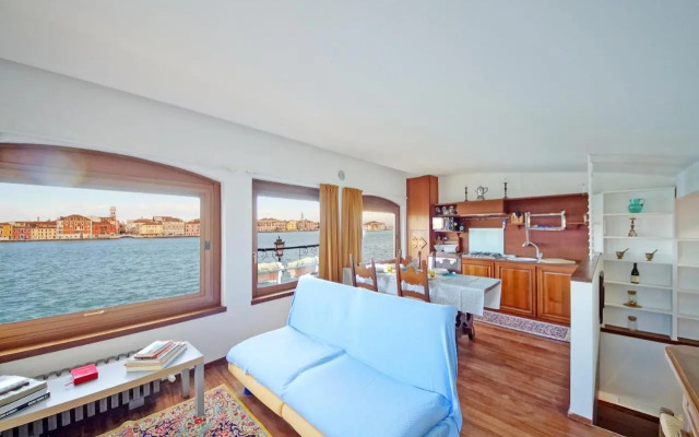 DolceVita N. 453 Canal View