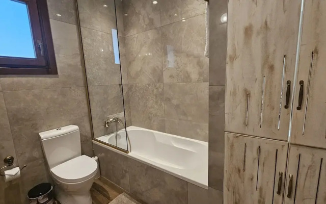 62 APH - Stay Aphrodite Hills Apartment