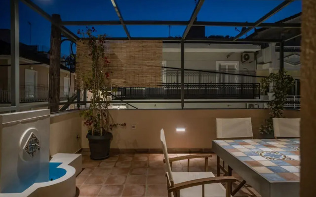 Elegant City Apartment - 250m From Solomos Square