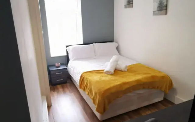 Oz Rooms Anfield Canon
