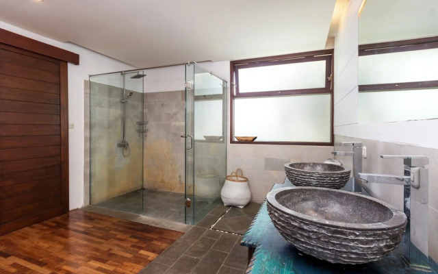 Villa Camilla 2 by Villa Finder