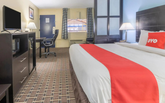 OYO Hotel Knoxville TN Cedar Bluff I-40