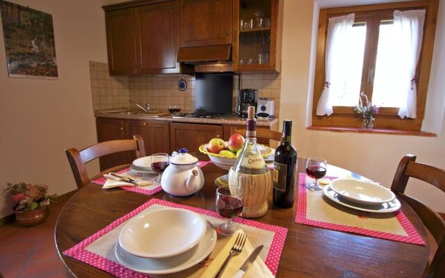 Authentic Farmhouse with Pool, Hot Tub, Playground, Garden