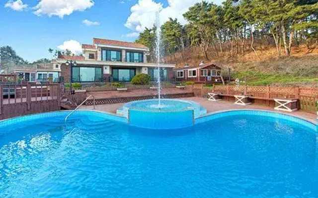 Taean Gomseom Paradise Pension