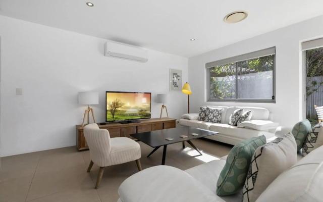 Seaview Tce Picture Perfect in Northern Sunshine Beach