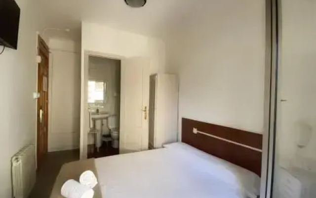 LAtic Rooms