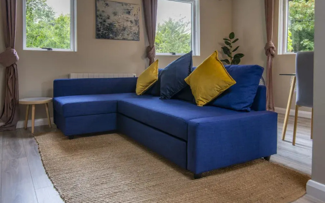 Newly Renovated, Stylish Self-catering Apartment