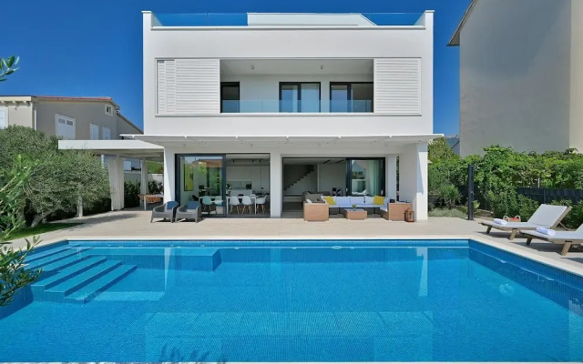Modern Villa With Private Pool and Terrace