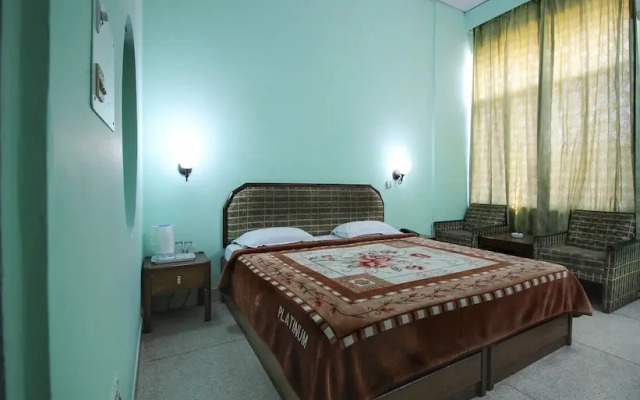 OYO 33385 Hotel Mandakini