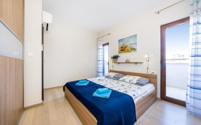 Aquamarine Deluxe Penthouse Apartment