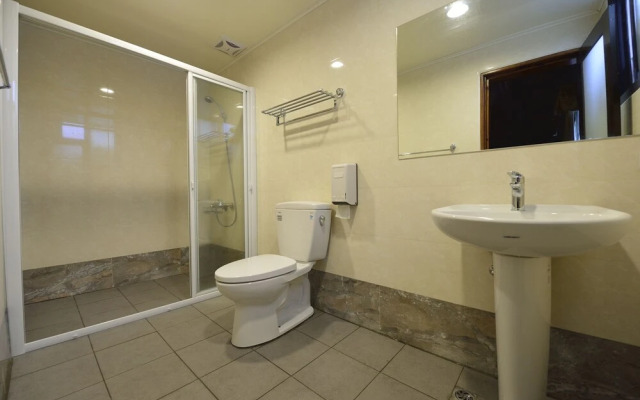 shinmingshan holiday inn