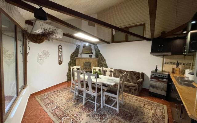 Ada-Ini House