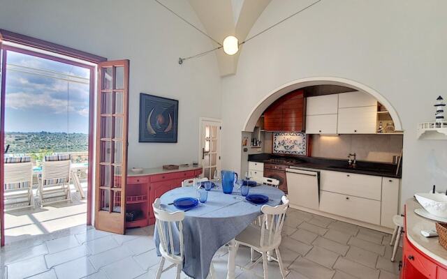 Cst004 in Castro With 3 Bedrooms and 2 Bathrooms