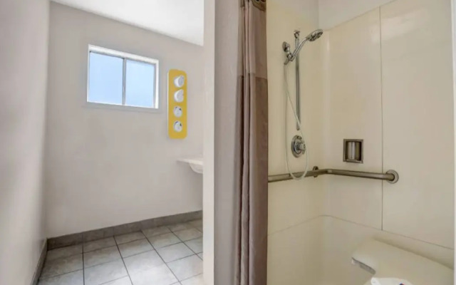 Motel 6 Fort Bragg, CA