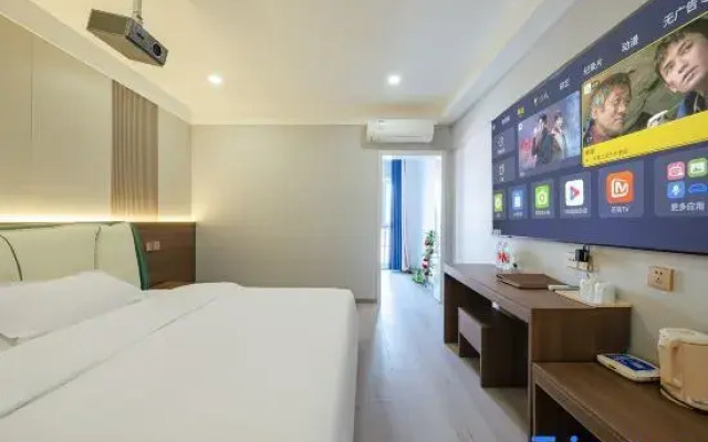 Zhengzhou Xinhaitian Business Hotel (Henan Engineering College Branch)