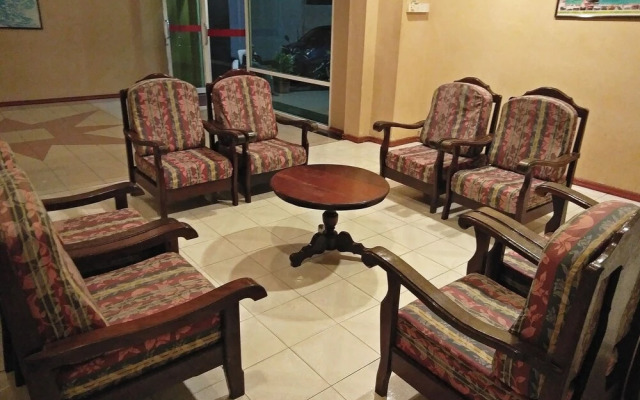 Golden Palms Hotel