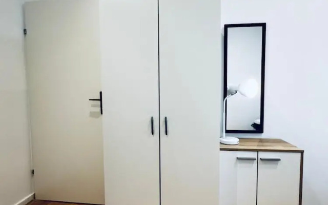 Lovely 4BR Apt Near Kaufpark Alterlaa