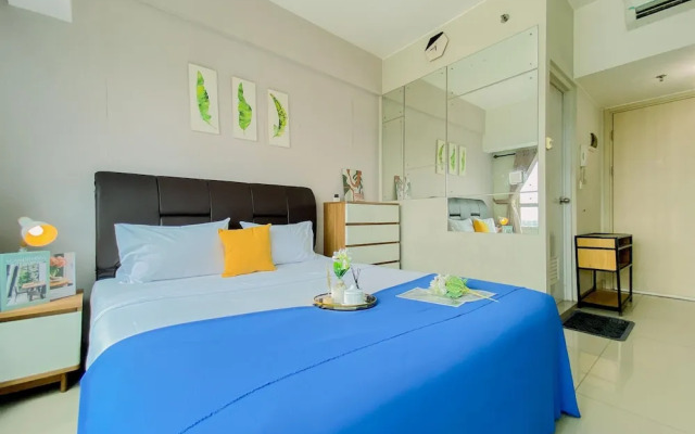 Restful And Minimalist Studio Springlake Summarecon Bekasi Apartment