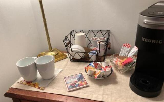 1823 Historic Rose Hill Inn