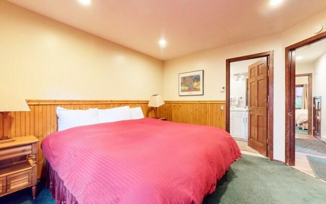 Winterset 12 Centrally Located, Cozy, Washer Dryer by RedAwning