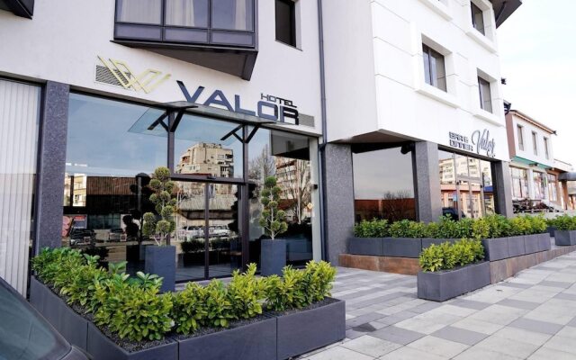 VALOR