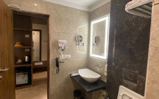Click Hotel LH Seven Morbi