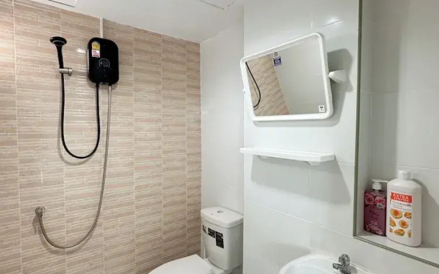 At Samutsakorn Suansom