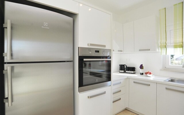 Awesome Home in Pakostane With Wifi and 5 Bedrooms