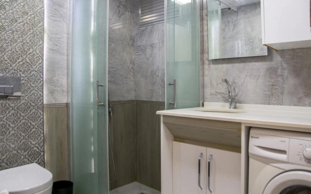 Cozy and Central Flat Near Shore in Karsiyaka