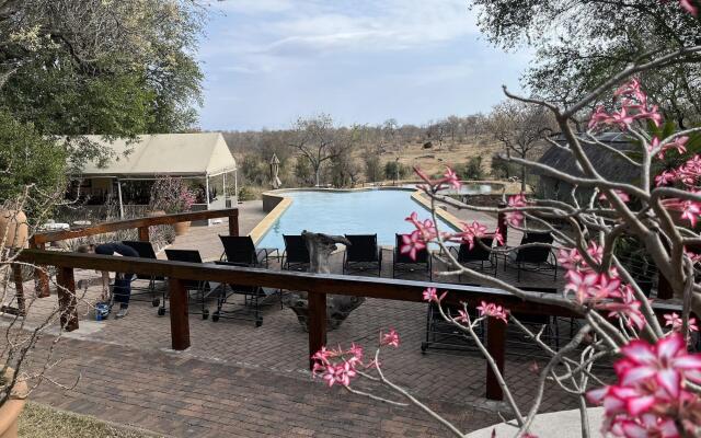 MILIMA Big 5 Safari Lodge