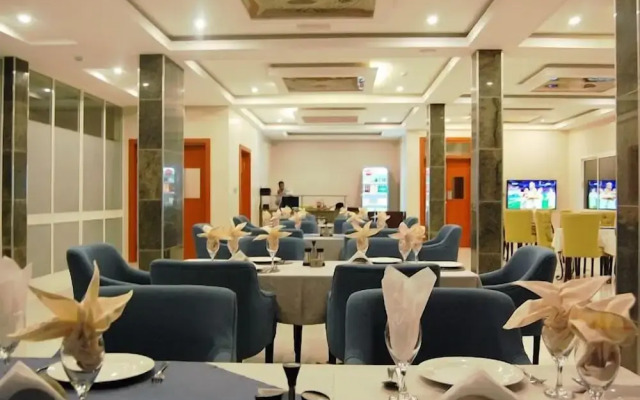 Continental Hotel by R&K Suites