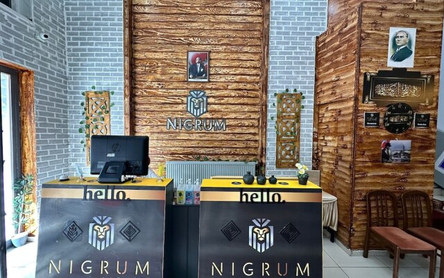 Nigrum Otel