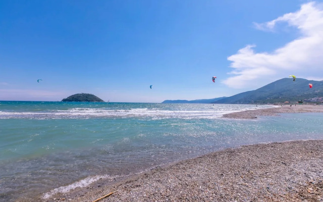 La Casetta Sull Albero 900m From the sea