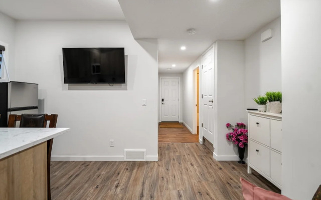 Affordable Long-term Stays Welcome 1BR Suite