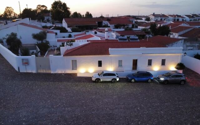 uma casa em entradas Guesthouse Alentejo
