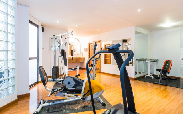 Travelers Suites Edificio Fontana Plaza