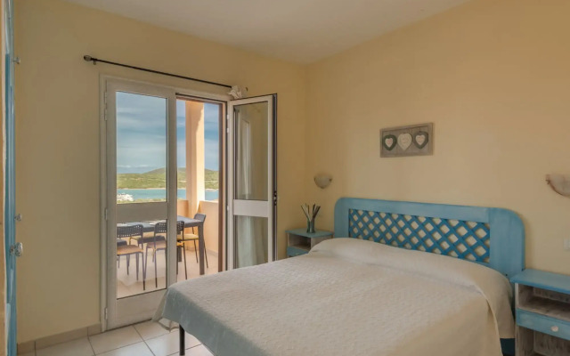 Baia de Bahas Residence