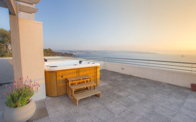 Oceana Suites Bellavista