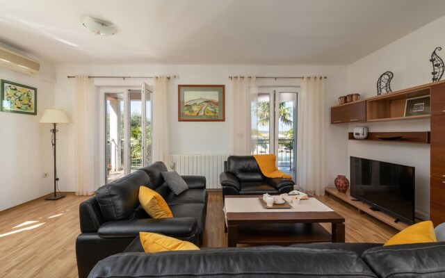 Beautiful Home in Breg Ivanovci With Wifi and 3 Bedrooms