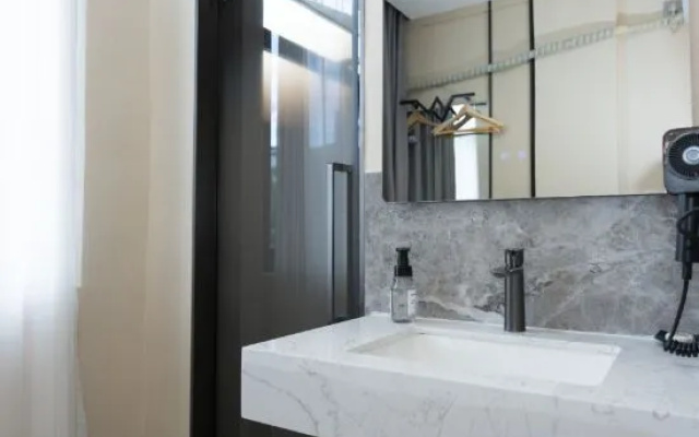 Xinli Business Hotel – Bathroom – Fangchenggang