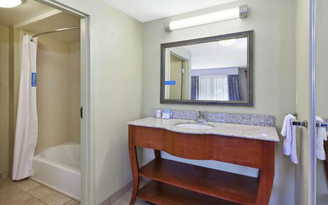 Hampton Inn & Suites Grand Rapids-Airport 28th St