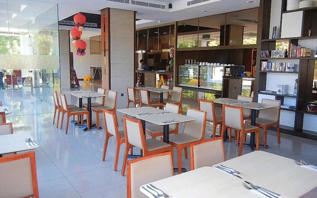 C'haya Hotel