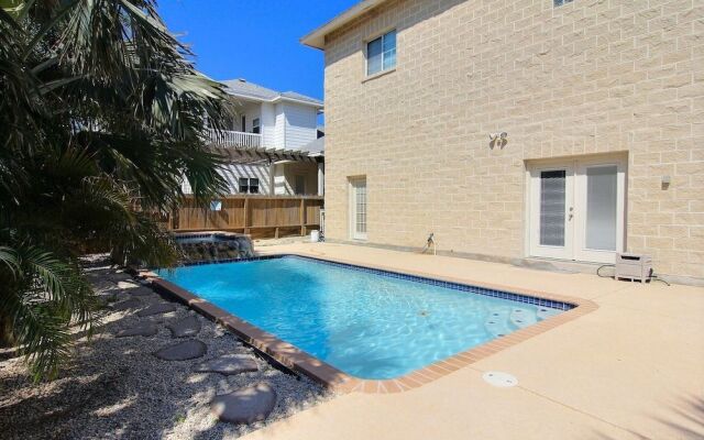 Groff's Getaway 646 by RedAwning