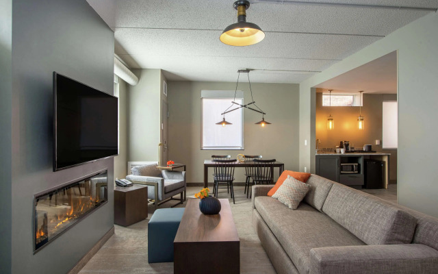 Hotel Saranac Curio Collection By Hilton