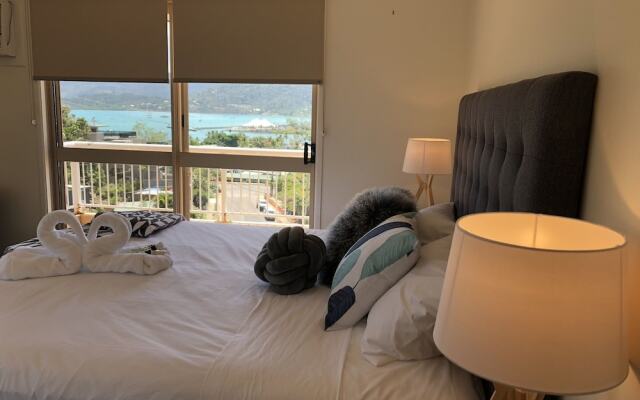 Beach House on Begley - Airlie Beach