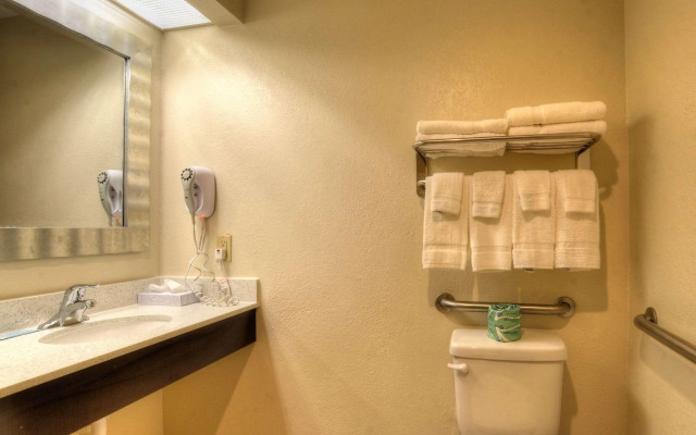 Quality Inn Cherokee Riverside