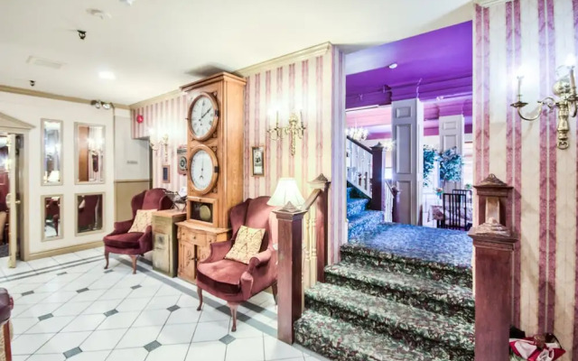 The Queen’s Cue, Stratford, A Tribute Portfolio Hotel