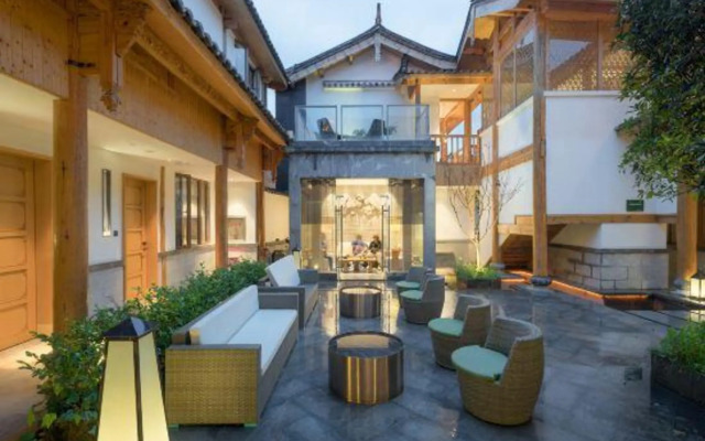 Lijiang Flavor Holiday Courtyard