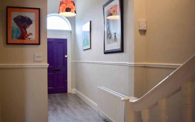 Stylish 4 Bedroom Cottage near Botanical Gardens